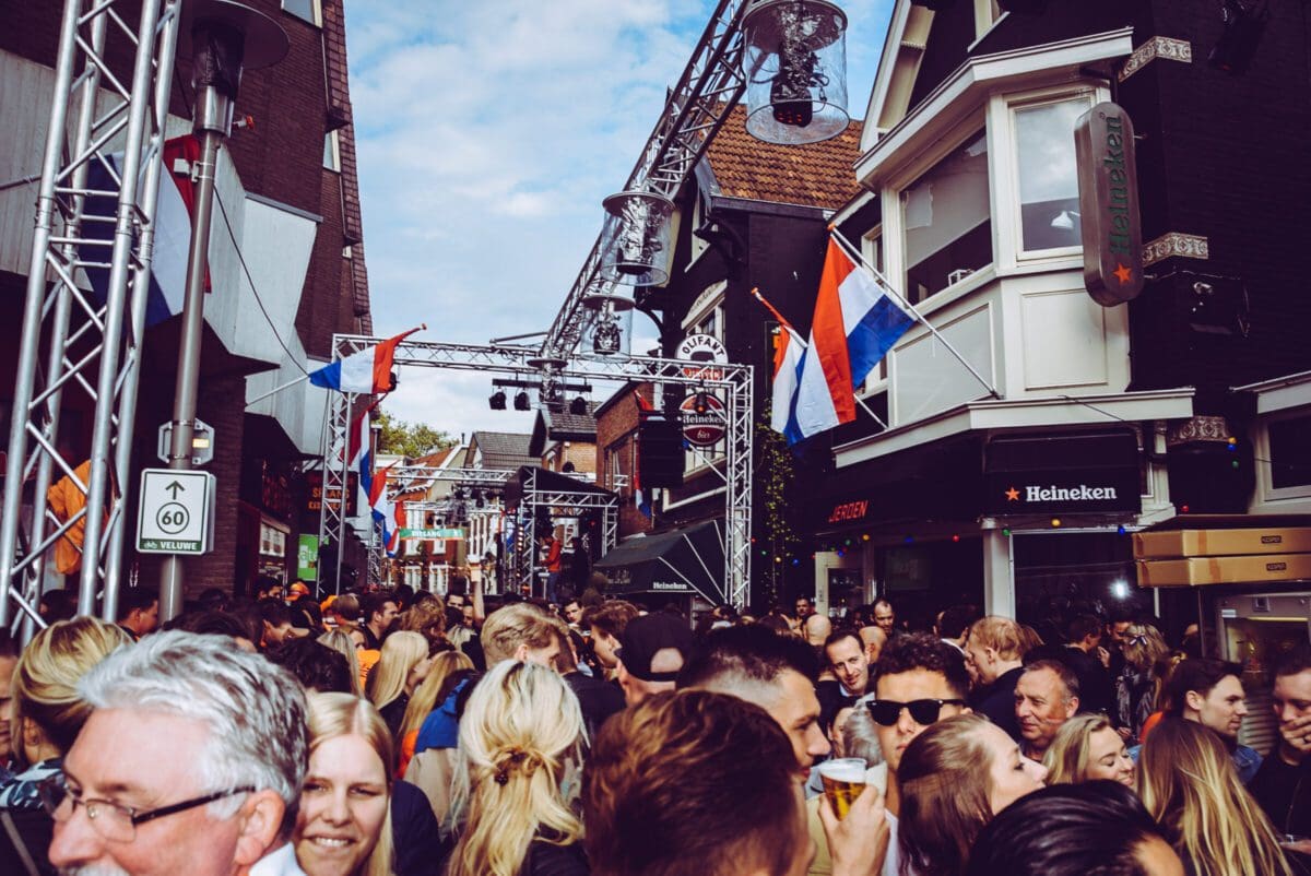 Het Kapelstraat DJ feestteam