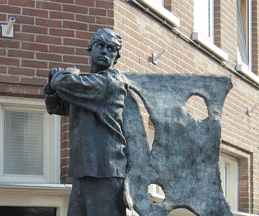 Sta oog in oog met De Verzetsstrijder in het Oranjepark!