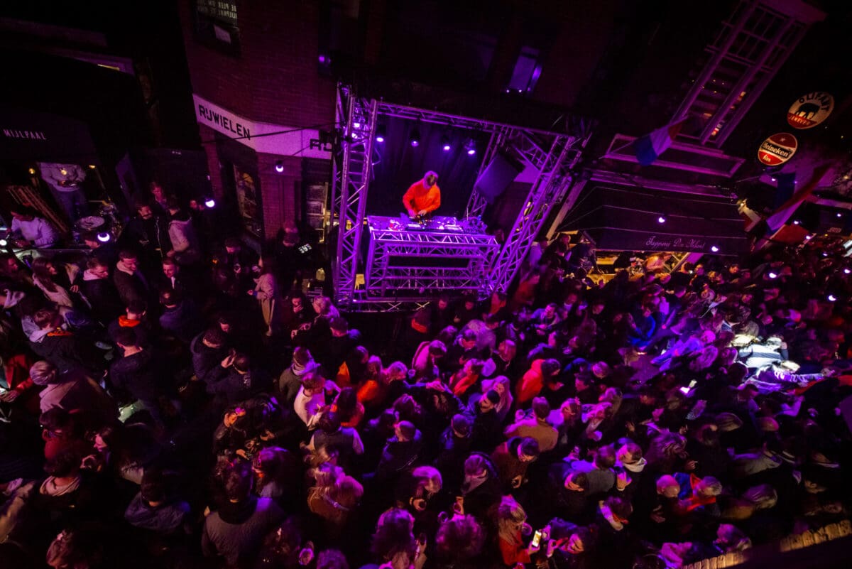 Het Kapelstraat DJ feestteam