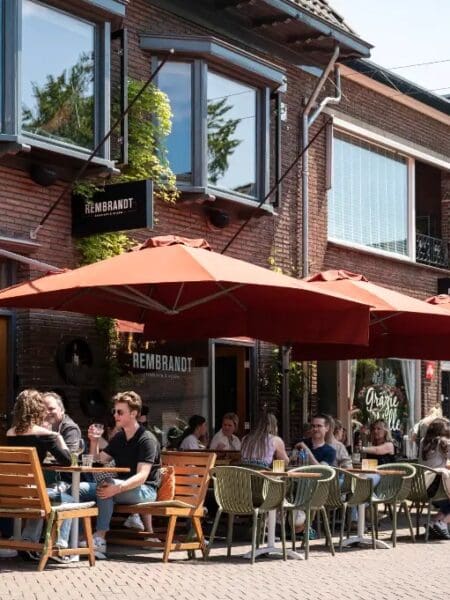 Rembrandtplein (marktstraat)